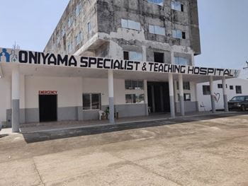 An exterior shot of the Oniyama Health Center in Liberia, West Africa.